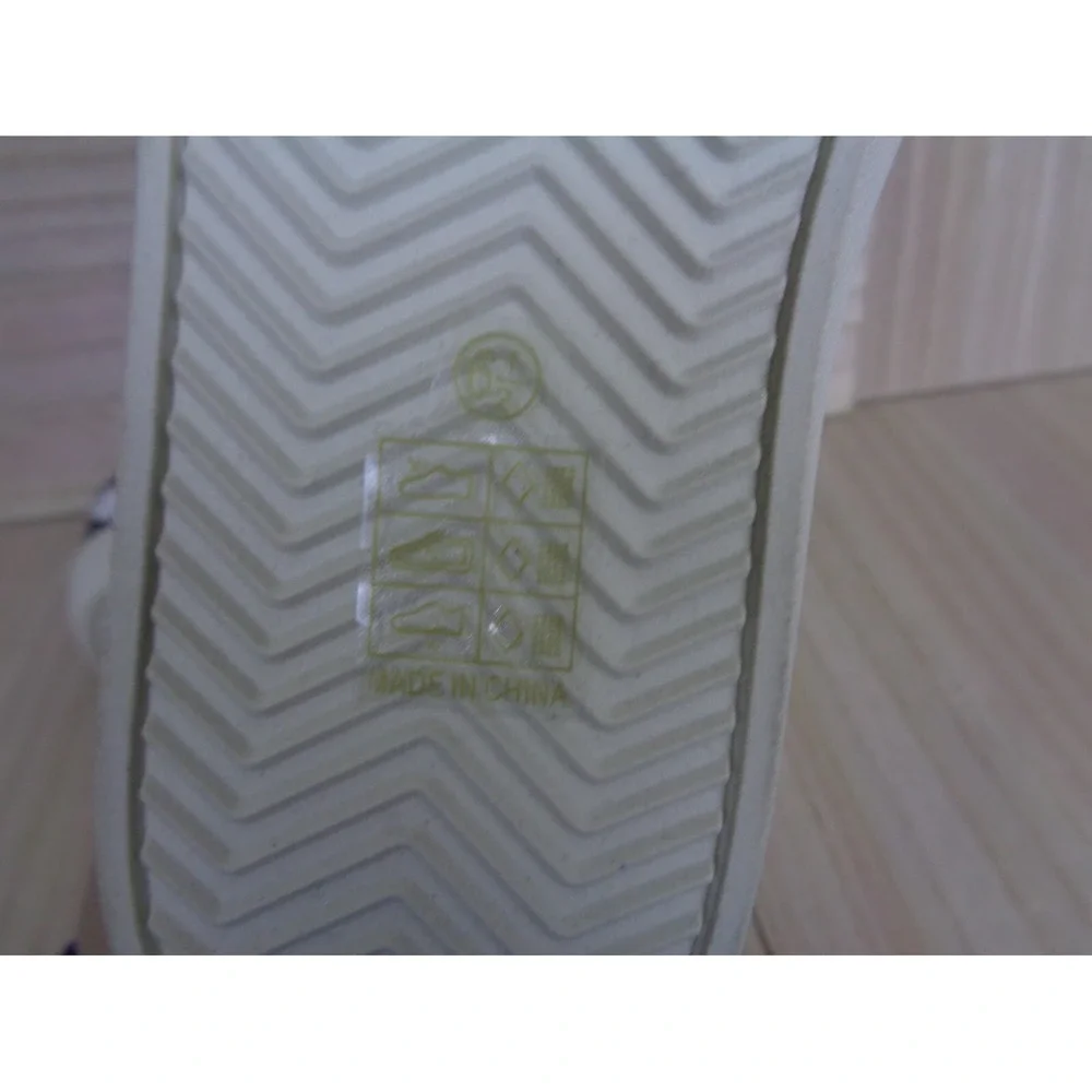 Journee Collection‎ Erica Comfort Womens Sneakers Cowhide Print Womens 6.5 Wide